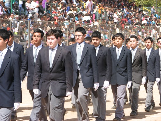 Tradicional desfile de fiestas patrias liceo PTM (1)
