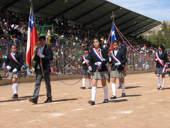 Tradicional desfile de fiestas patrias liceo PTM (7)