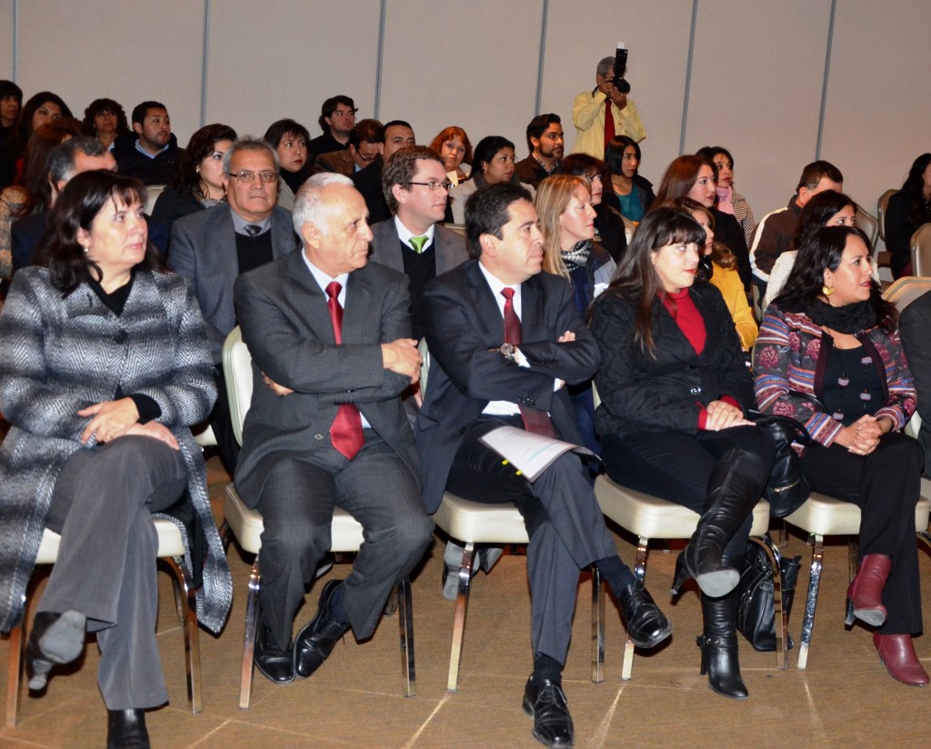 Foto ceremonia relanzamiento programa Aprendices del SENCE
