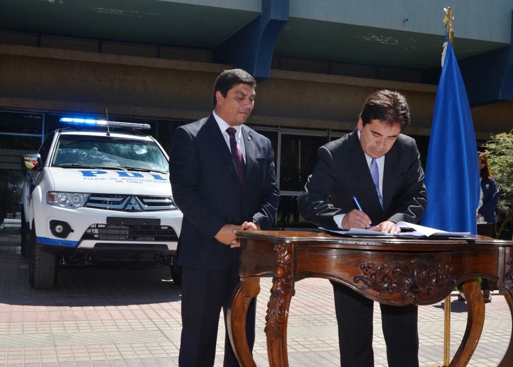Gobierno Regional entregó nuevos vehículos policiales a la PDI de la provincia del Huasco