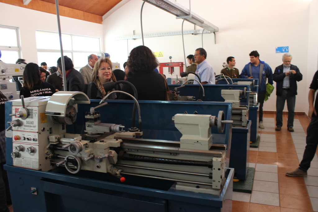 Inauguración especialidad mecánica industrial liceo AC (25)