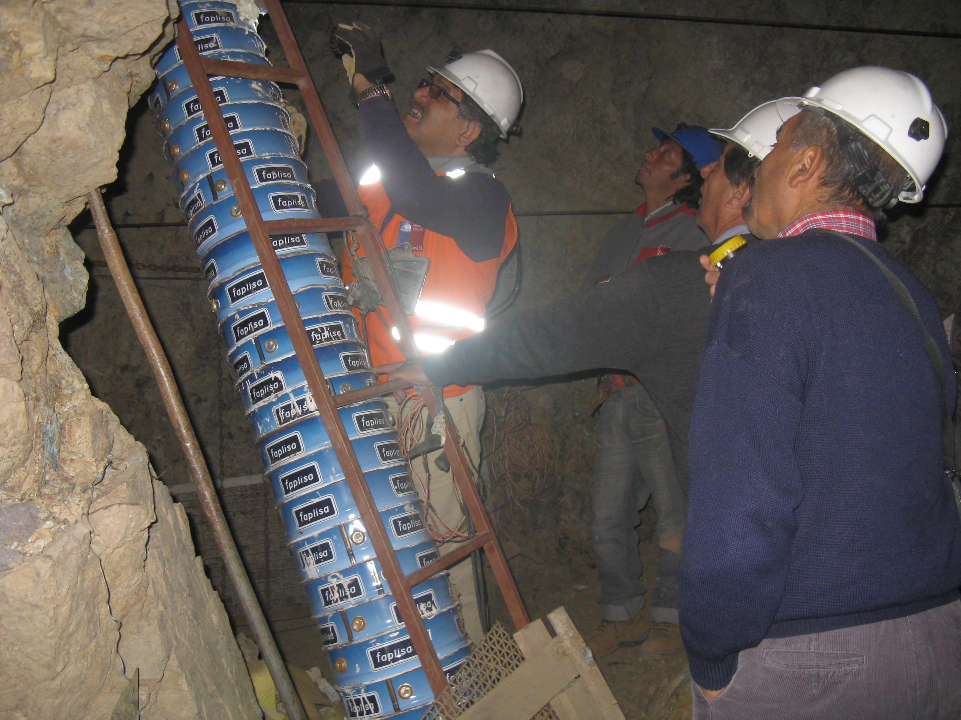 Inspeccionan faenas mineras en la localidad de Incahuasi
