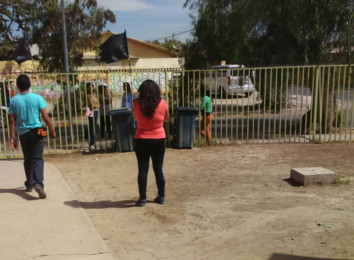 Personas entran a la fuerza a consultorio de Vallenar para solicitar entrega de leche y medicamentos