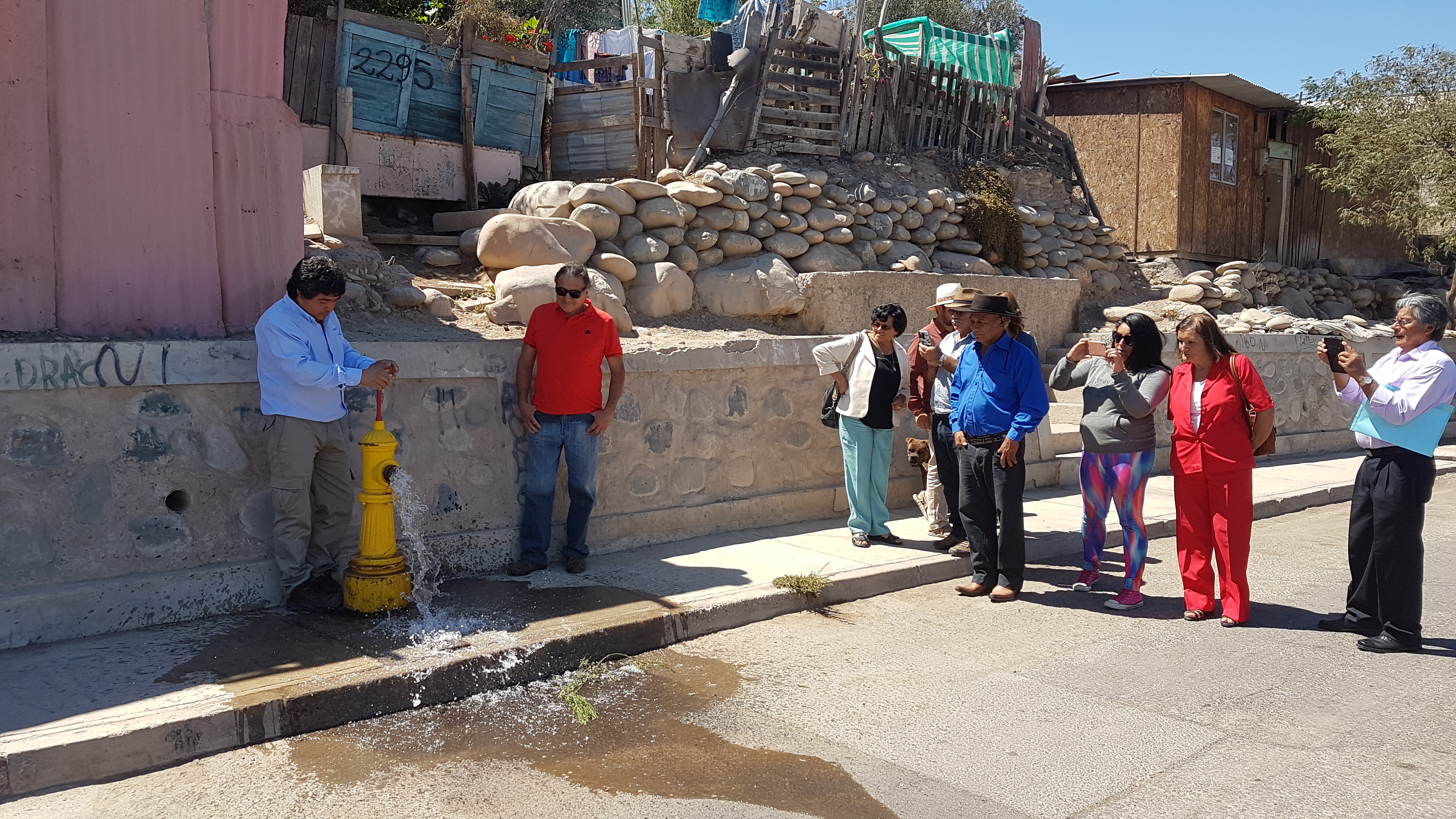 Aguas Chañar entregó nuevos grifos en Vallenar