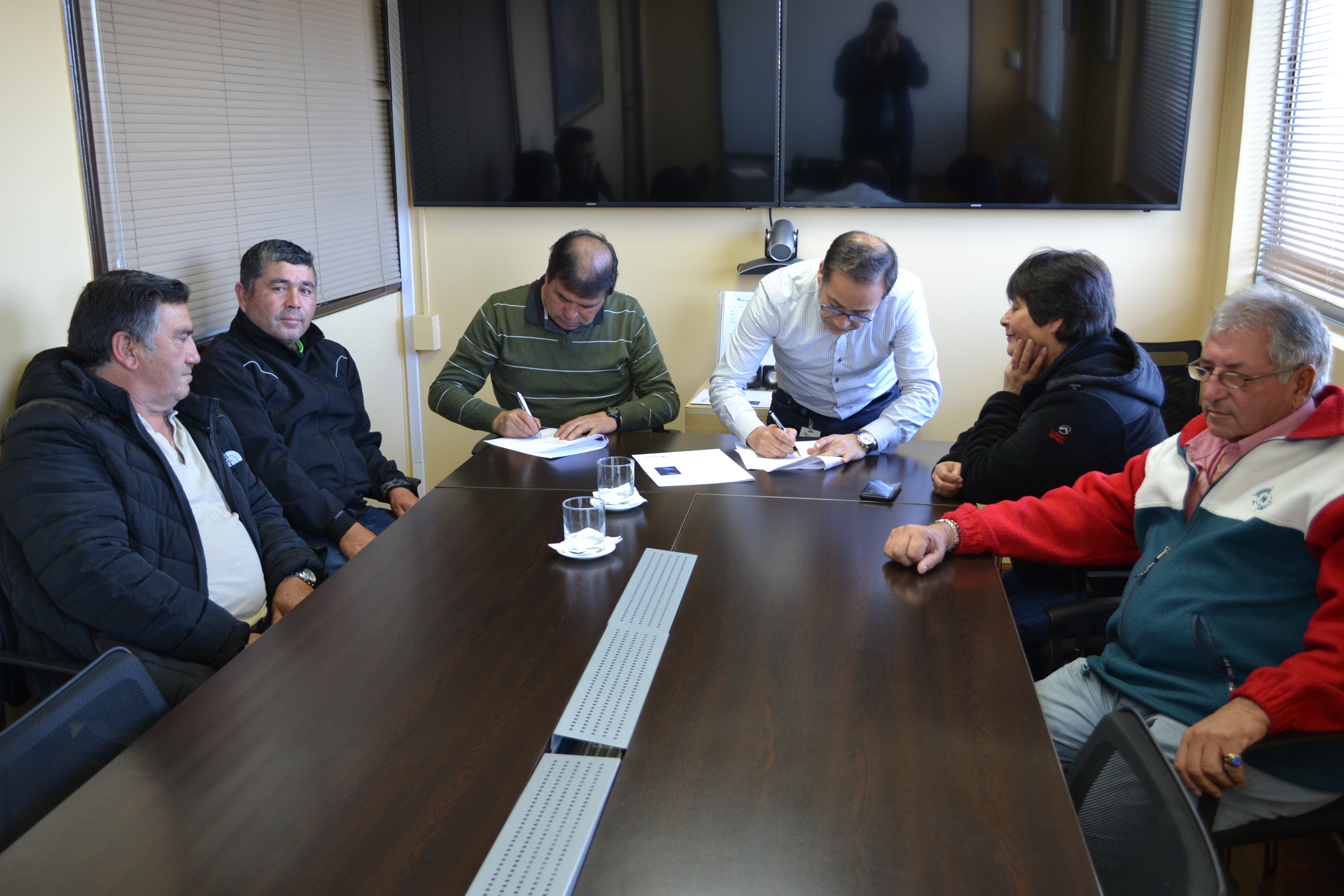Guacolda y Sindicatos de Pesca de Huasco renuevan convenio de colaboración
