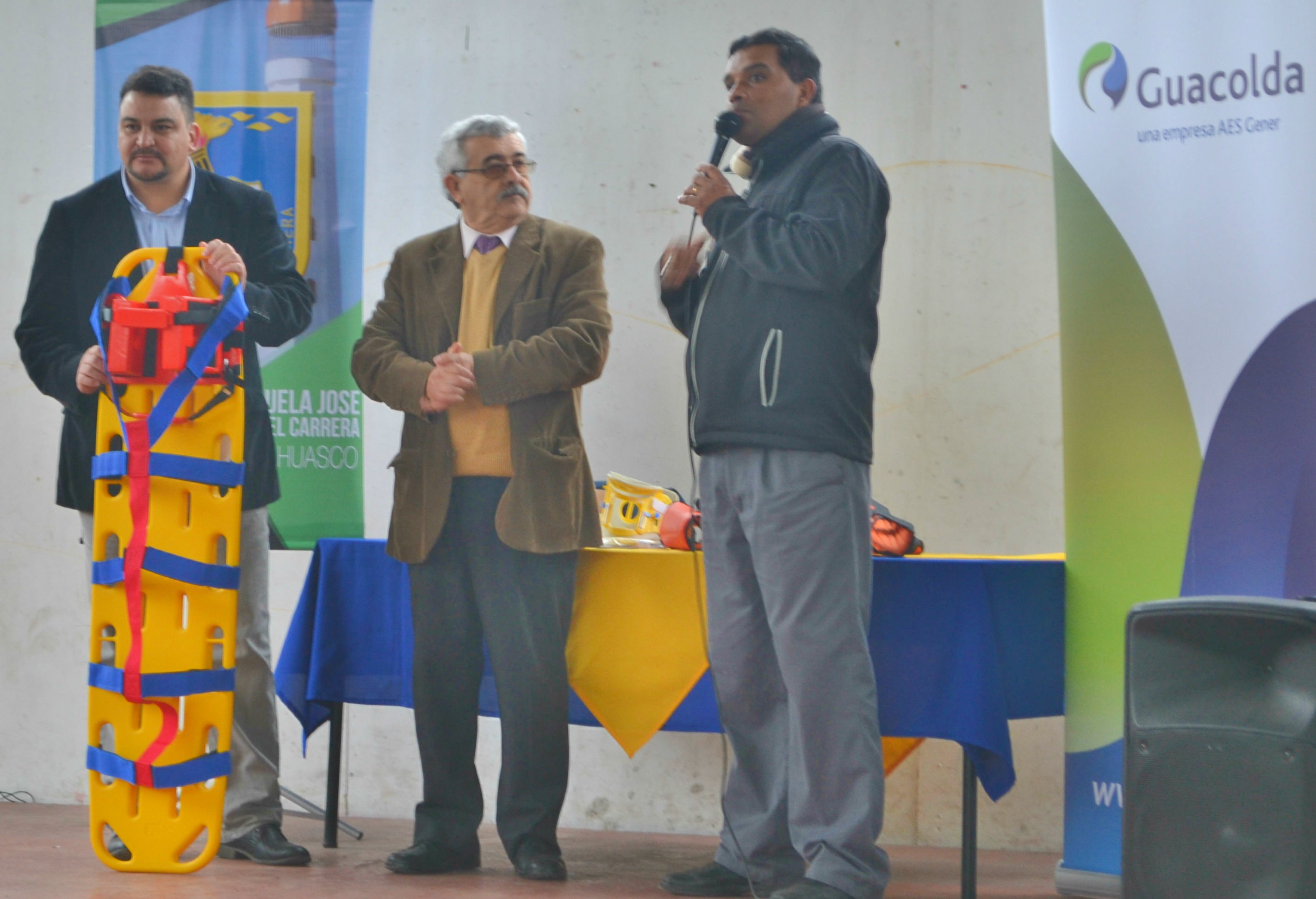 Guacolda donó completó kit de Primeros  Auxilios para escuela de Huasco