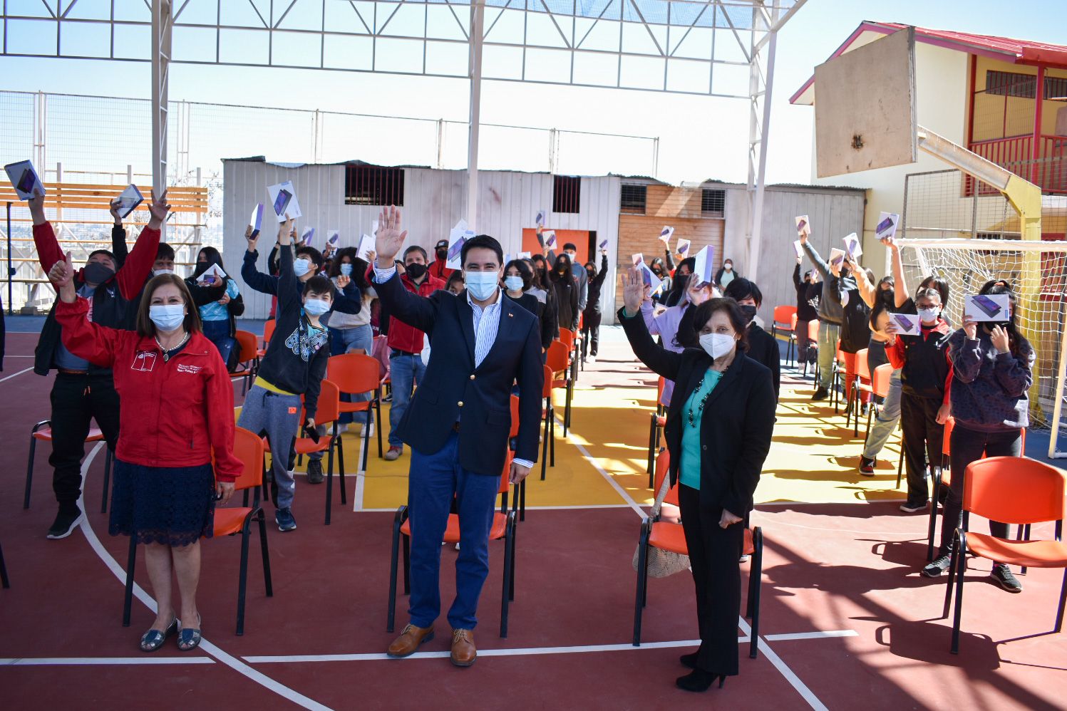 Gobierno entrega tablets a más de 90 alumnos en la Provincia del Huasco