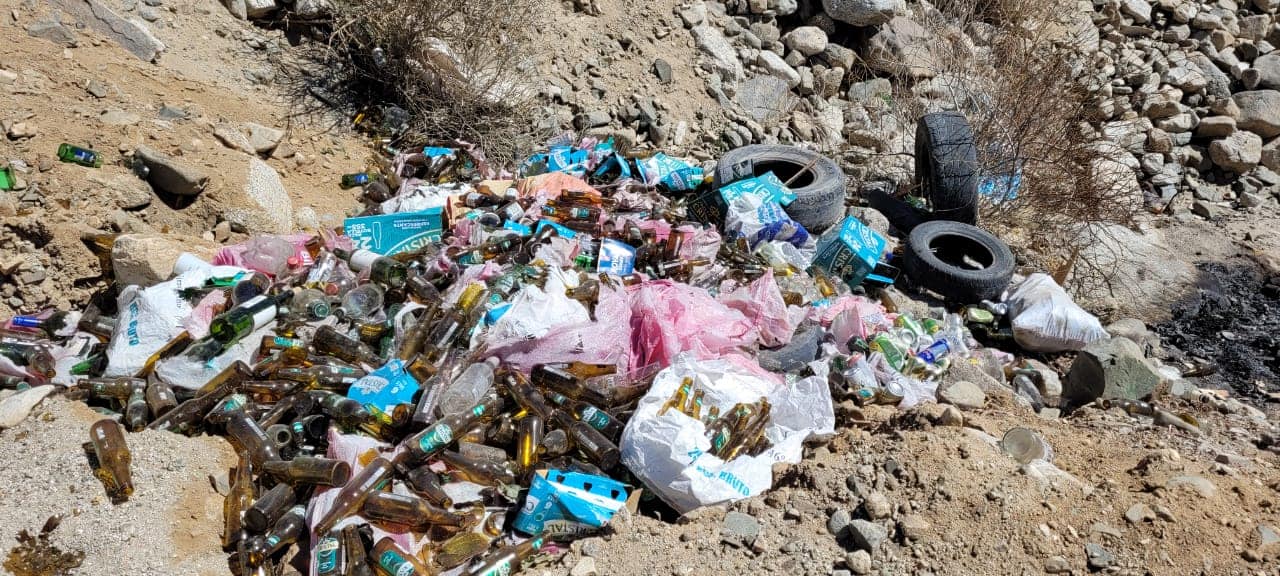 Más de 30 mil botellas de vidrio y 2 camiones con basura retiran desde Quebrada de La Plata 