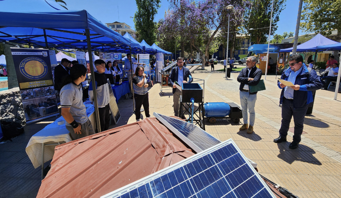 Liceos Técnicos Profesionales participan de Feria Itinerante “Estudio con energía”